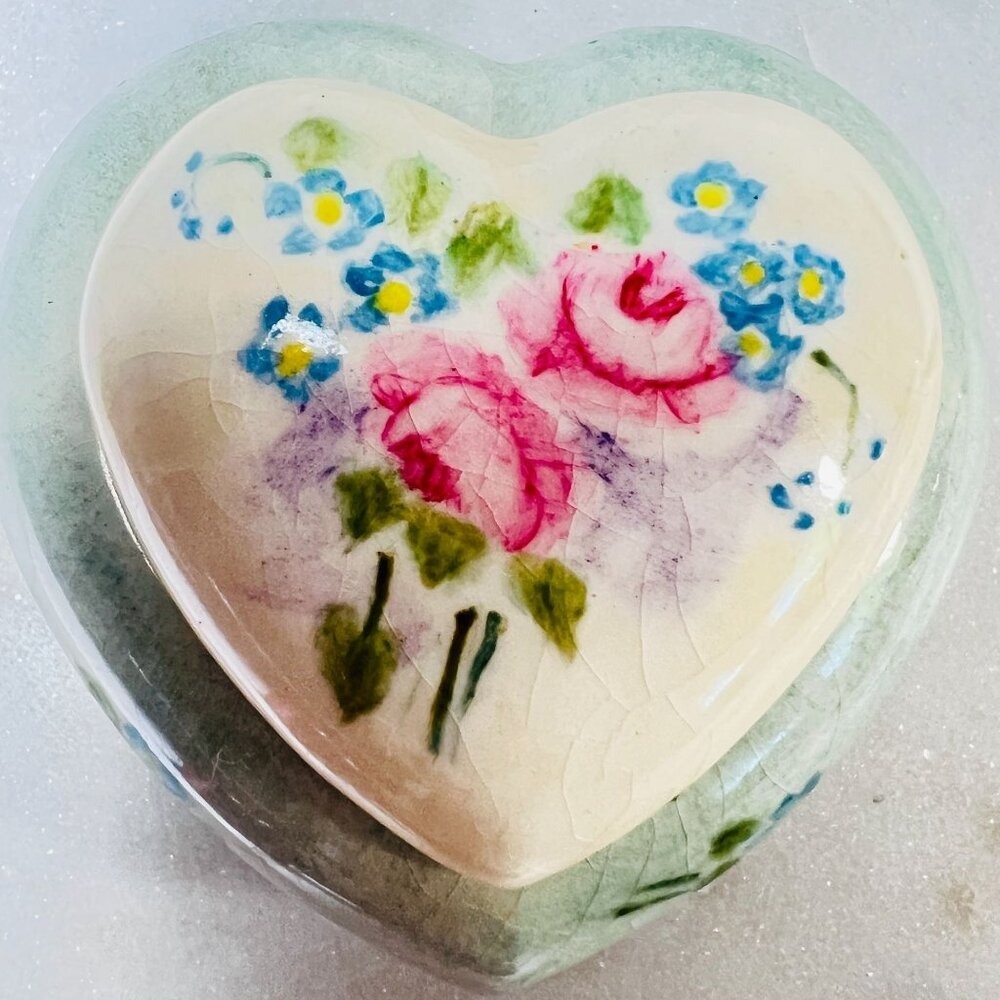 Vtg‎ Ceramic Heart Shaped Trinket Ring Box Floral Hand Painted Age Crackled